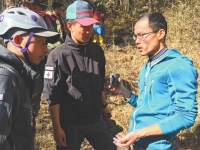 3男子被处罚 两年内禁入甘孜登山探险