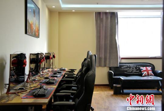 电竞酒店悄然火热 中国青年开辟社交新领地