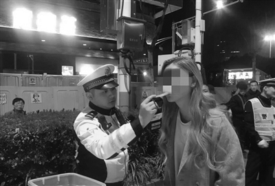 没喝酒怎么会显示酒驾？交警：女司机香水喷太浓了