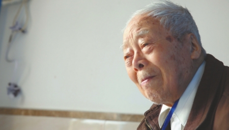 96岁的病房浪漫：忘记了所有，我还是每天说爱你