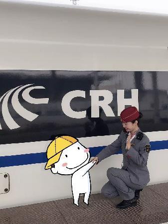 万万没想到，高铁小姐姐的包里还有这个！