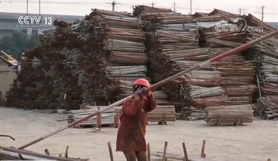 54岁大姐用这种方式替亡夫还债 引来300多万网友点赞