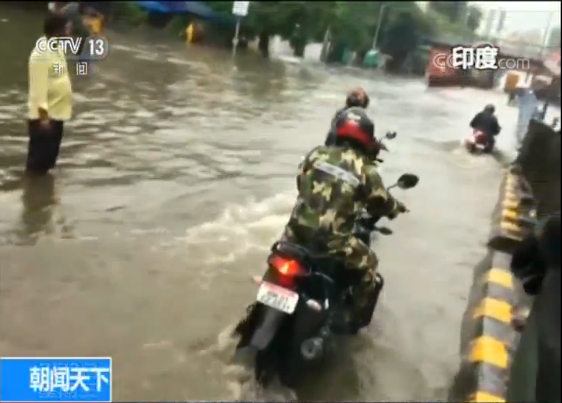 印度强降雨造成多起事故 一日内至少30人死亡