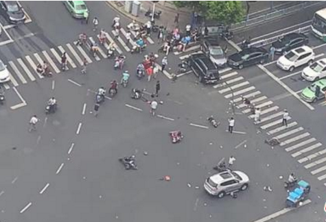 警方通报江苏常州致3死10伤交通事故：肇事司机称驾车途中突发晕