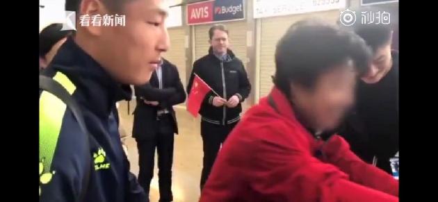 14亿护旗手报到！网友：你的名字比我生命更重要