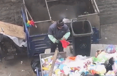 14亿护旗手报到！网友：你的名字比我生命更重要