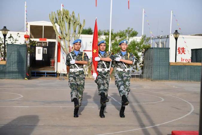 14亿护旗手报到！网友：你的名字比我生命更重要