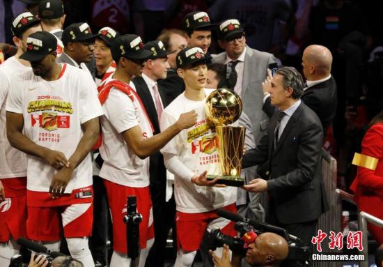 林书豪式难题：遭遇挫折的千万富翁，该不该同情？