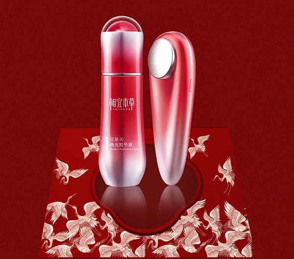 相宜草本与颐和园跨界产品登陆巴黎