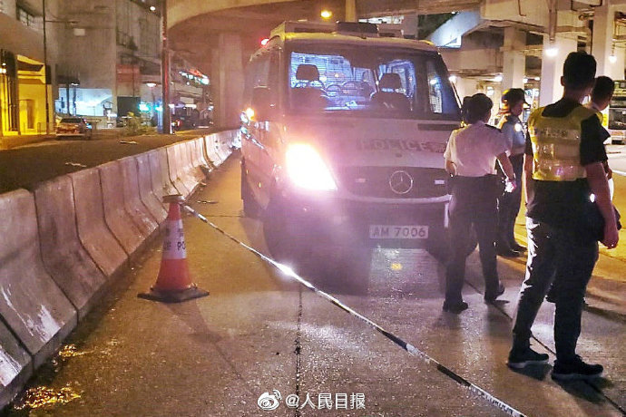 香港警务处长谴责持刀袭警事件：将全力追究凶徒