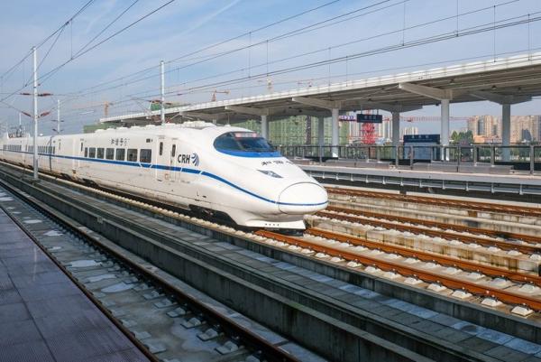 全国铁路5日出现返程客流高峰 发送旅客1409万人次