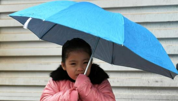 多地气温创下半年新低 网友：冷冷冷！裹紧小被子