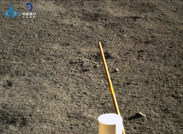 嫦娥四号着陆器和玉兔二号巡视器顺利唤醒，进入第十一月昼