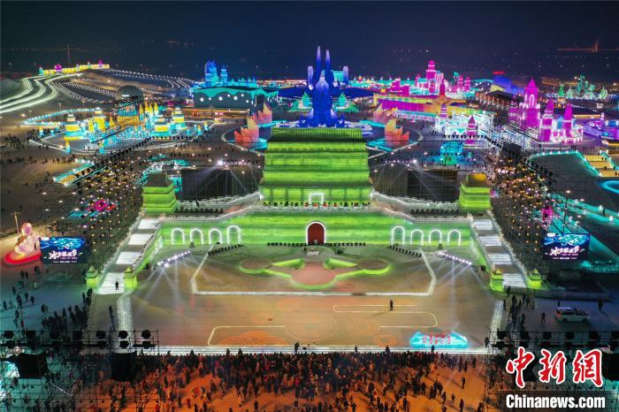 “冰雪摇滚节”点燃中国北疆极寒跨年夜