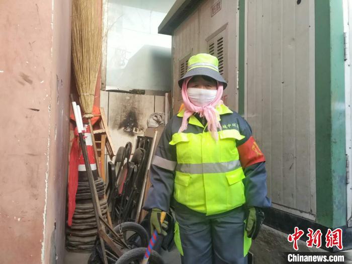 致敬环卫工：他们爱护着城市城市“关爱”着他们