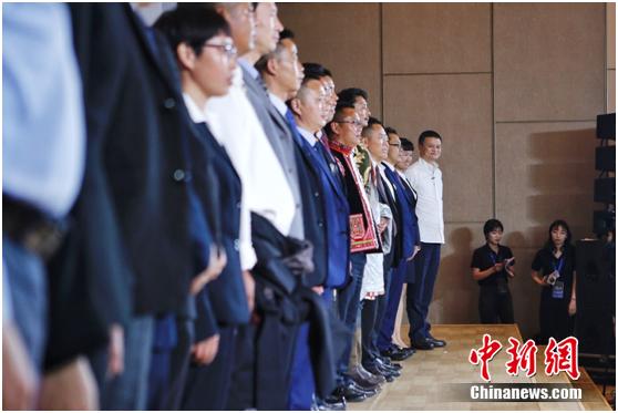 乡村教师奖第五年，马云办了一场论坛呼吁“帮帮校长”