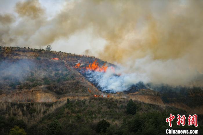 云南开展森林草原火灾应急处置联合实战演练