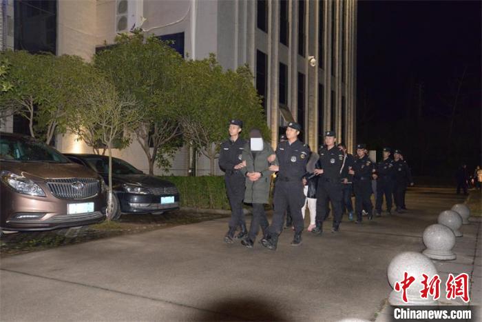 四川蓬安警方破获系列电信诈骗案21名犯罪嫌疑人落网