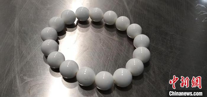 兰州海关严打走私濒危野物种犯罪连续查获砗磲制品两千余克