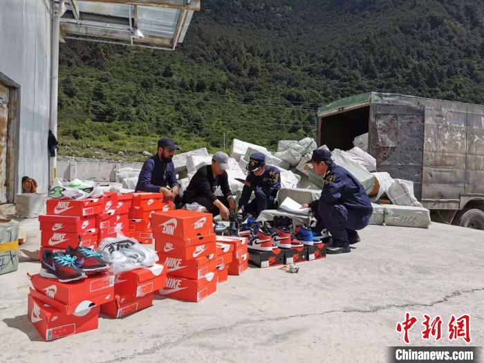 2019年拉萨海关查获涉知名运动品牌等15起侵权案