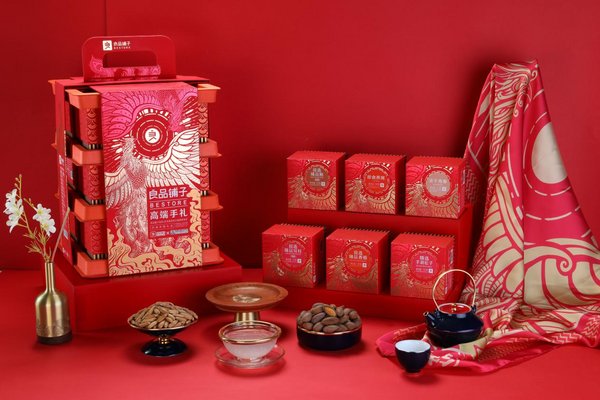 良品铺子推出“四海求凰”国产高端零食礼盒