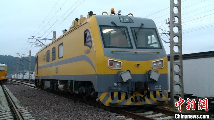 “铁路医生”朱挺：开“流动医院”为高铁线路“巡诊把脉”