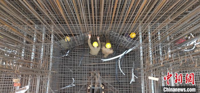 工地过年百名建设者新春坚守新建福厦铁路一线