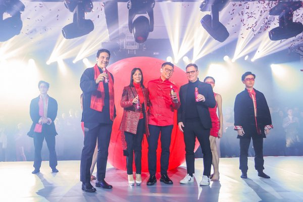 ?百威携手上海滩发布限量联名系列