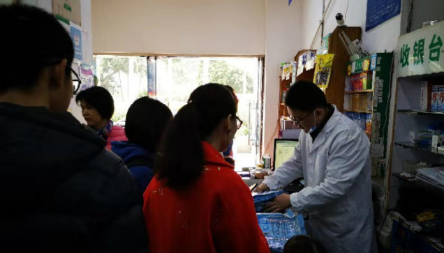 直击武汉、广州、上海：口罩大脱销，商家紧急加班加产