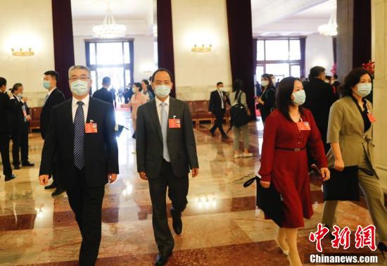 十三届全国人大三次会议在京开幕