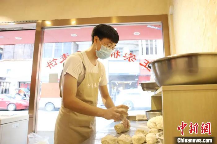 浙江“麦饼王子”年销麦饼8万个：年轻人俯下身子也可创业