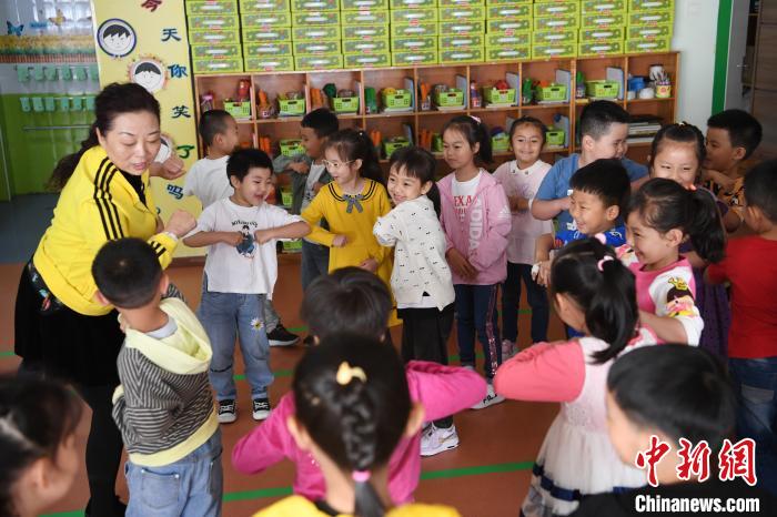 甘肃幼儿园分批恢复开学“第一课”寓教于乐述防疫知识