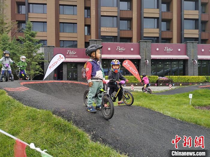 吉林市开放8家A级景区：游客体验夏日之美