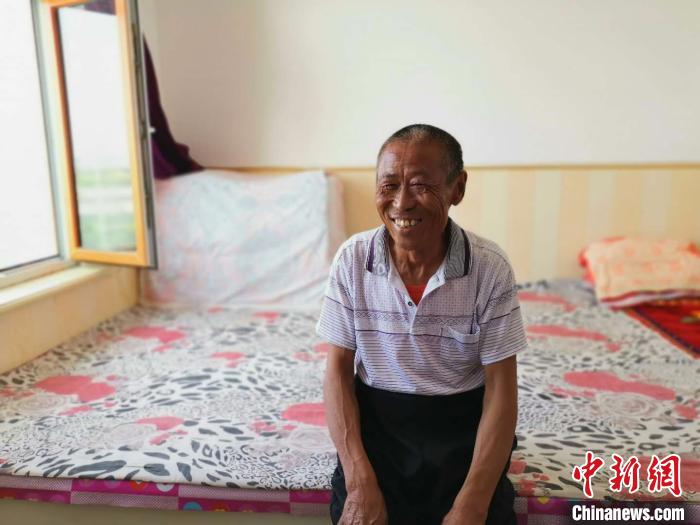 从土窑到庭院：内蒙古贫困县“挪穷窝”易地搬迁脱贫