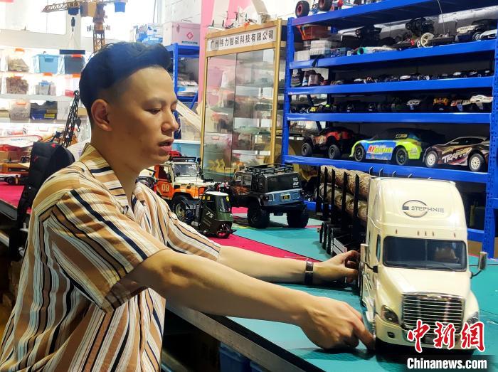 仿真车模型爱好者：人车合一的体验很奇妙