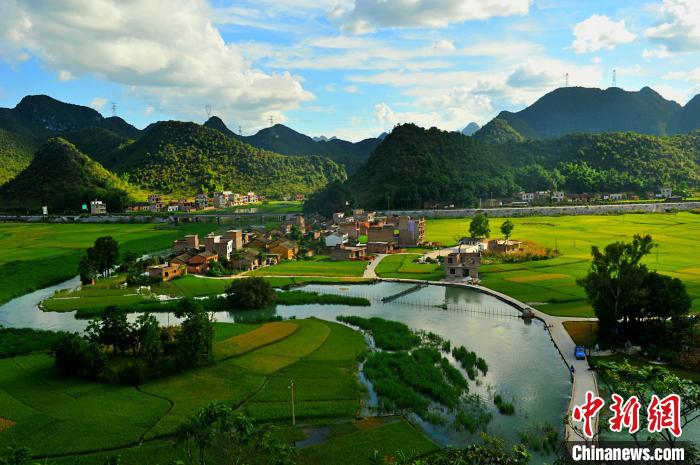 云桂铁路串联散落“遗珠”滇东南旅游与脱贫跑出加速度