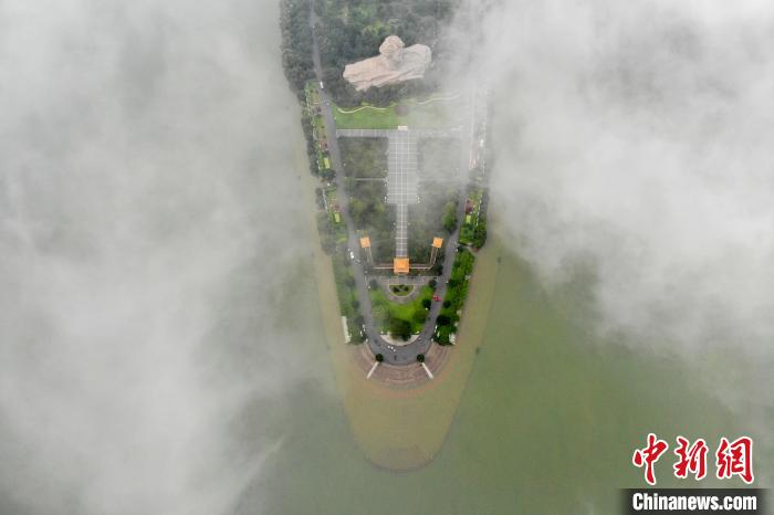 强降雨已致湖南130余万人受灾湘江长沙站11日晚将现洪峰