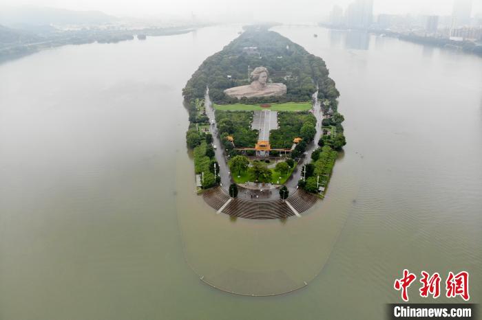 强降雨已致湖南130余万人受灾湘江长沙站11日晚将现洪峰
