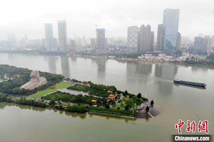 强降雨已致湖南130余万人受灾湘江长沙站11日晚将现洪峰