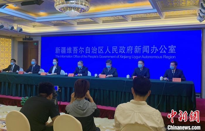 新疆新冠肺炎救治专家组：目前整个救治过程平稳有序、科学高效