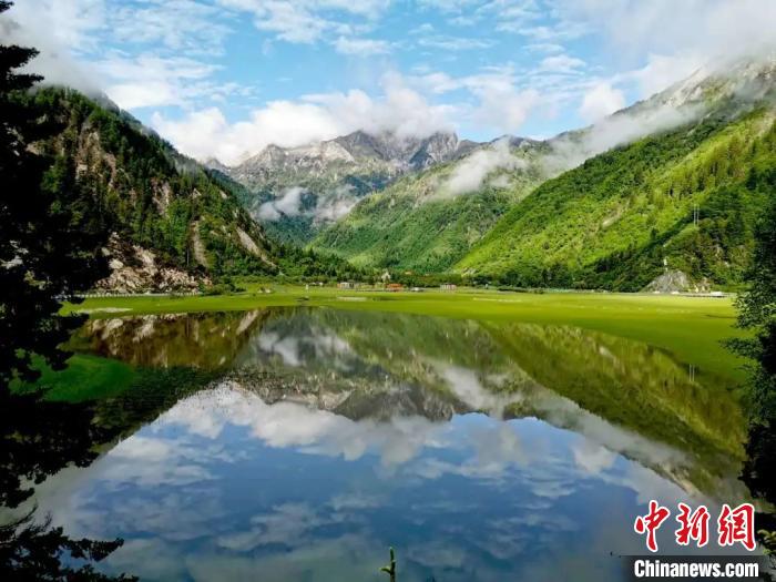 九寨沟县“两海一池一关”景区正式开园