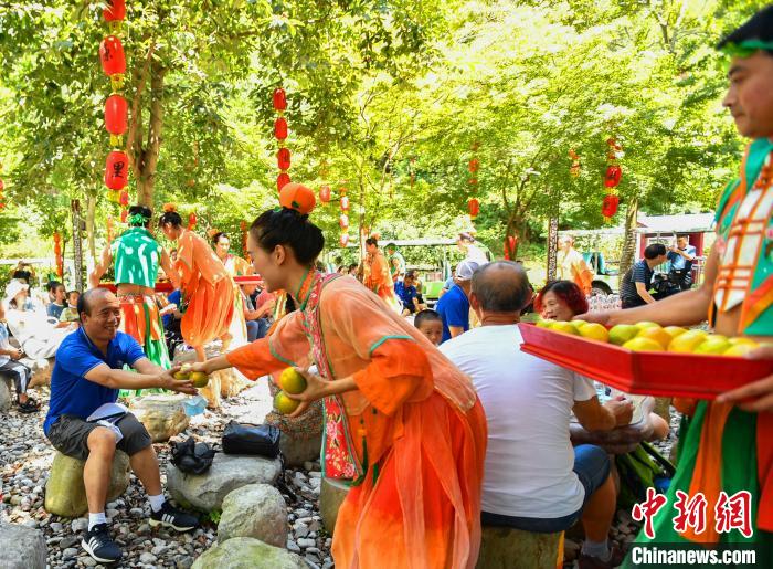 援鄂医疗队员游湖北宜昌：“赏”荆楚魅力“感”疫后重振