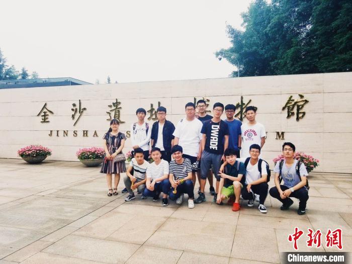 电子科大“学霸班”32人全部读研深造备考时常组团早起自习