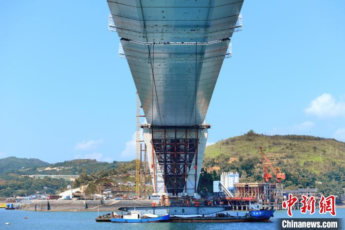 闽浙新通道 福建重点项目沙埕湾跨海大桥主桥合龙