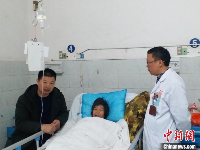 “兵哥”的扶贫坚守：老婆，下辈子做我的扶贫户吧