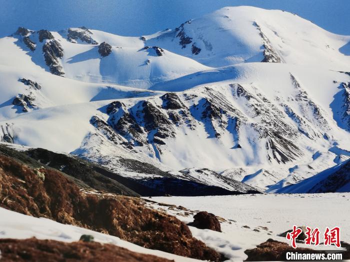 中国两大高原用260余幅中外摄影作品“传递情谊”