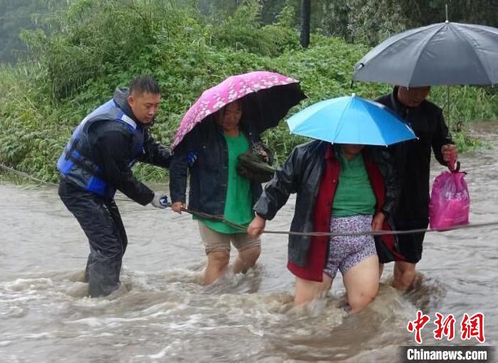 “海神”在吉林减弱为温带气旋专家提醒风雨影响仍在