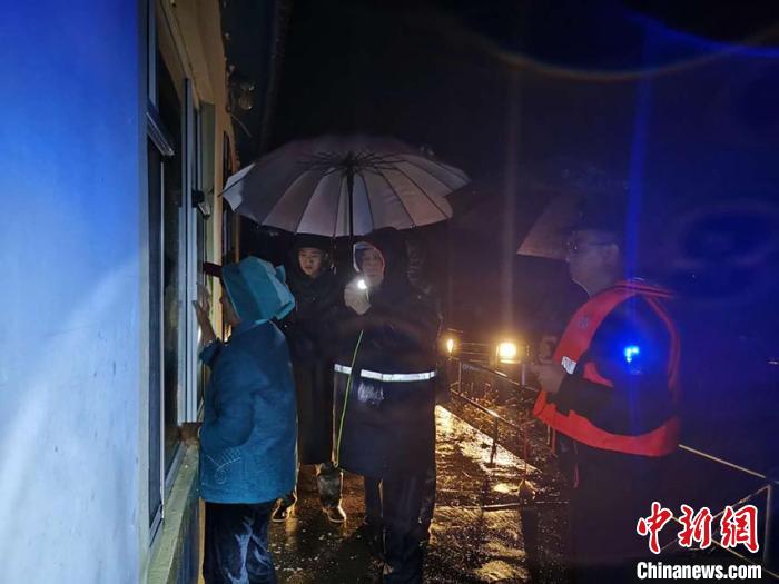 “海神”在吉林减弱为温带气旋专家提醒风雨影响仍在