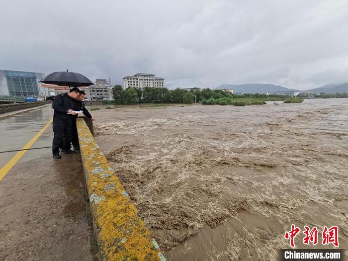 “海神”在吉林减弱为温带气旋专家提醒风雨影响仍在