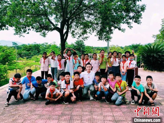 广东教育扶贫路上的乡村教师